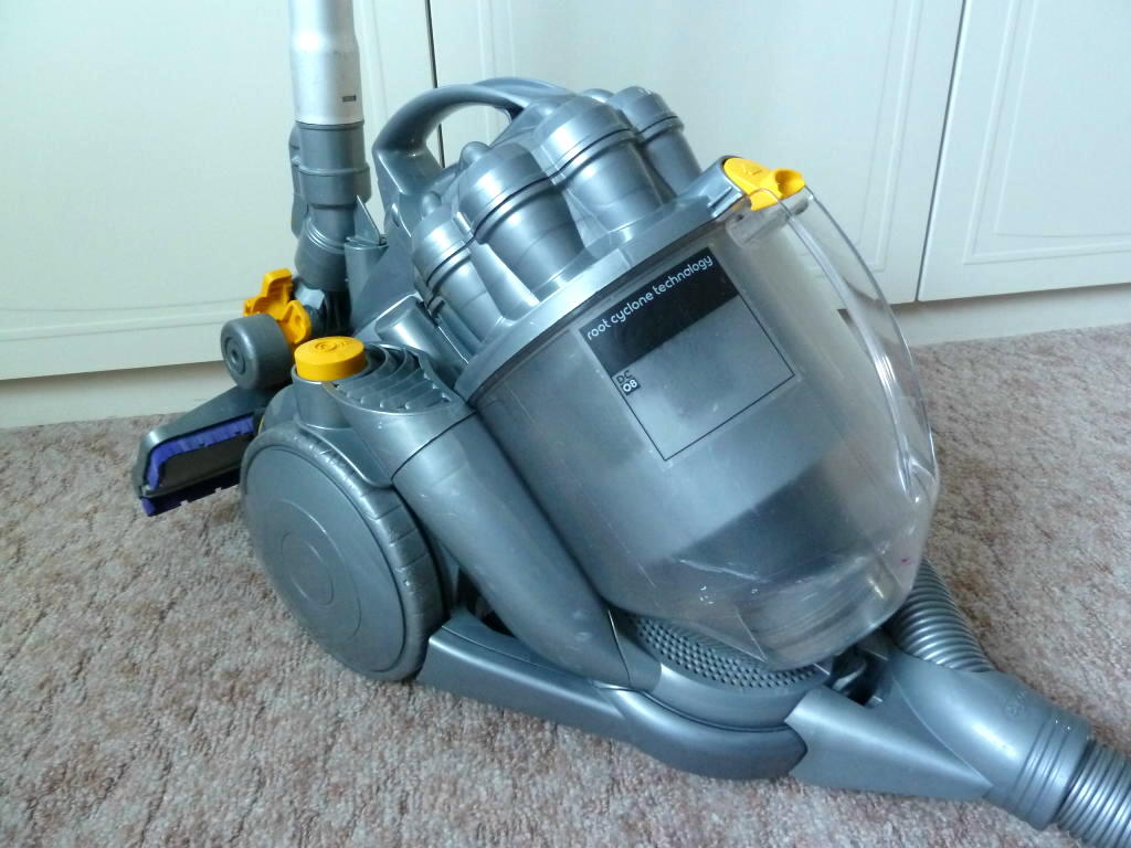 DYSON DC08 ORiGiN, guter Zustand | eBay